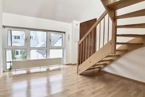 LICHTDURCHFLUTETE 3,5-ZI.-DG-MAISONETTE-WOHNUNG IN RUHIGER BESTLAGE KRONBERG-SCHÖNBERG