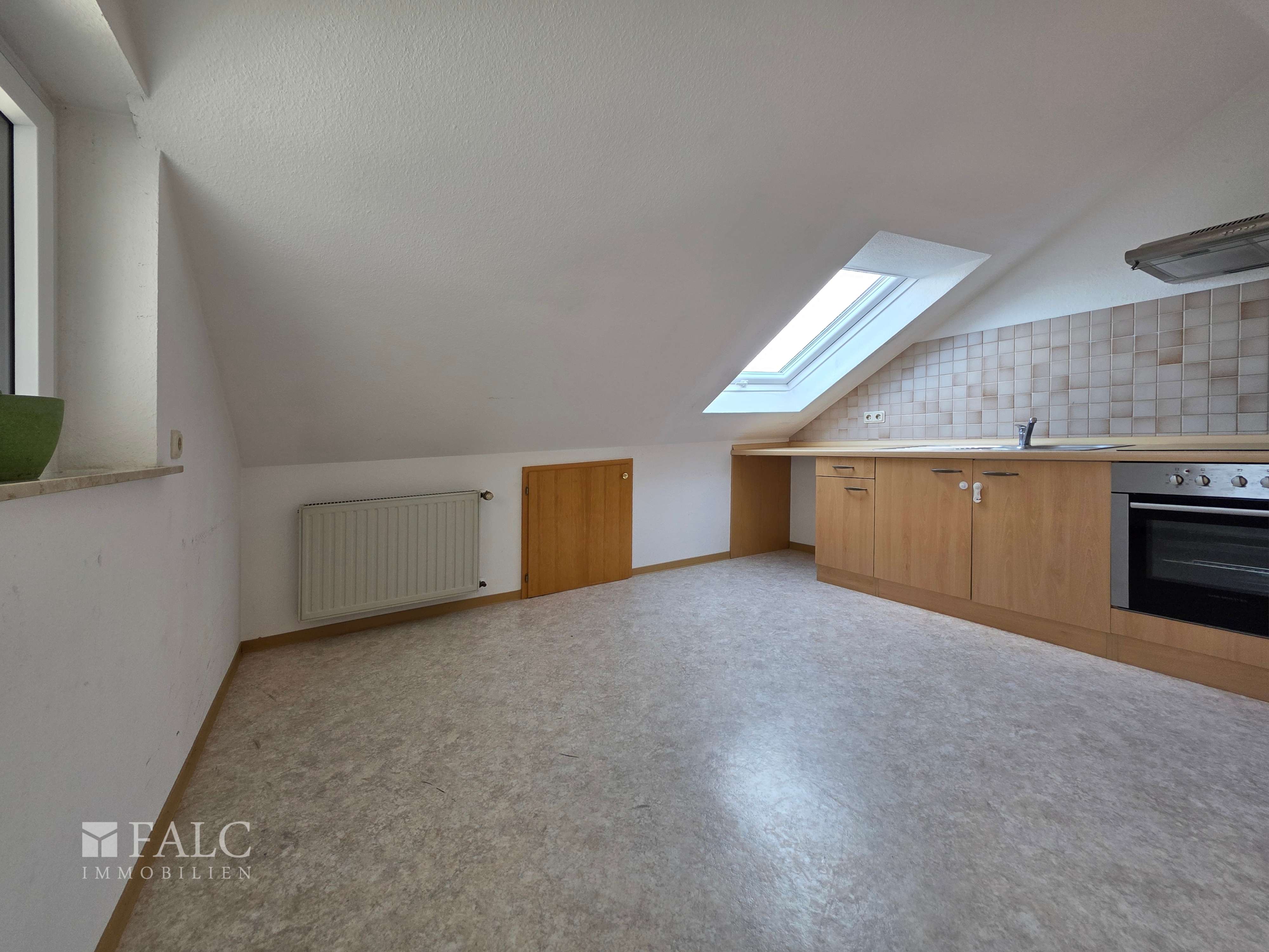 Immobilie in Wehrheim - Ein Haus - viele Möglichkeiten! Großfamilie, mehrere Generationen, Teilvermietung - Sie entscheiden! - Bild 3