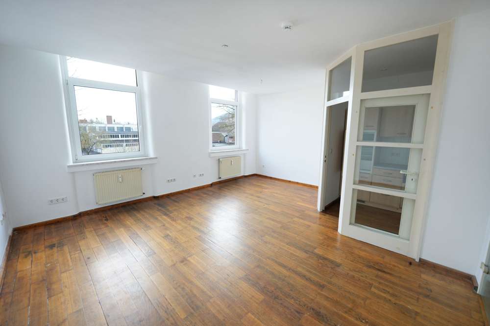 Immobilie in Coburg - Solide Kapitalanlage - 3-Zimmer-Wohnung mit Einbauküche und Stellplatz in Coburg, Neustadter Straße - Bild 1