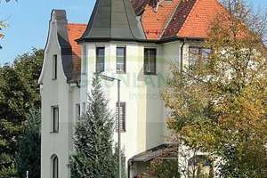 *Anspruchsvolle Familienvilla mit Einliegerwohnung unweit vom Zentrum!* – Die vollständige Adresse der Immobilie erhältst du vom Anbieter., 84034 West, Landshut – Vorschaubild 1