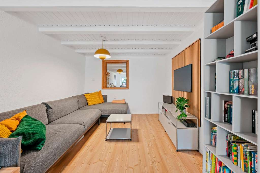 Immobilie in Cleebronn - Reihenmittelhaus mit XXL Balkon, Scheune, PV-Anlage & Garage in Cleebronn - Bild 2