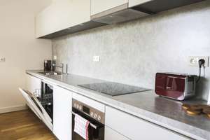 Neuwertig mit EBK und Balkon: freundliche vollmöblierte 2-Zimmer-Wohnung in Wilmersdorf, Berlin – Brandenburgische Straße 55a, 10707 Wilmersdorf, Berlin – Vorschaubild 3