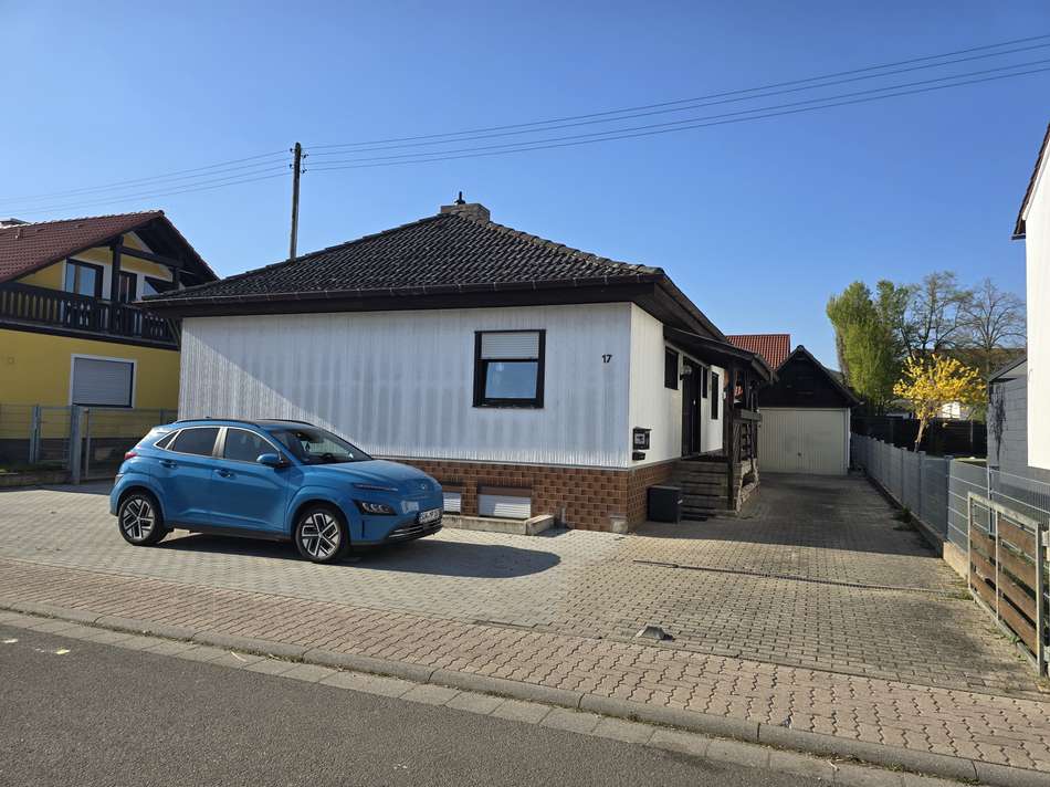 Sicht in Stellfläche Wohnhaus