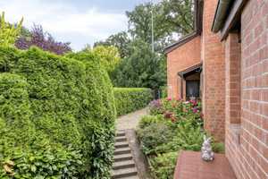 ***EIN JUWEL - WUNDERSCHÖNES FAMILIENHAUS IN DIREKTER WALDLAGE*** – Eichenwand 45, 40627 Düsseldorf – Vorschaubild 4