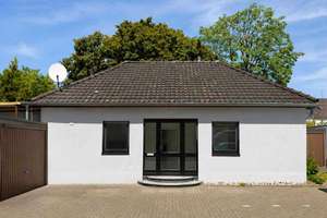 Zentral & ruhig: Barrierearmer Bungalow mit Wintergarten, Garten und 2 Garagen – Die vollständige Adresse der Immobilie erhältst du vom Anbieter., 46045 Altstadt-Süd, Oberhausen – Vorschaubild 10