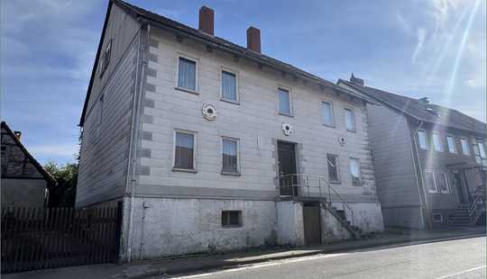 Bild von Sanierungsbedürftiges Mehrgenerationenhaus mit 16 Zimmern in Jerxheim
