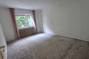 Gepflegte 2,5-Zimmer-Wohnung im Hochparterre – ideal für Eigennutzer und Kapitalanleger – Die vollständige Adresse der Immobilie erhältst du vom Anbieter., 45127 Ostviertel, Essen – Vorschaubild 3