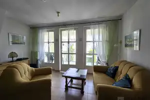 Property thumbnail 9