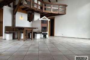 Holz, Feuer & Empore – ein Dachgeschoss der ganz besonderen Art – Die vollständige Adresse der Immobilie erhältst du vom Anbieter., 81827 Waldtrudering, München – Vorschaubild 1
