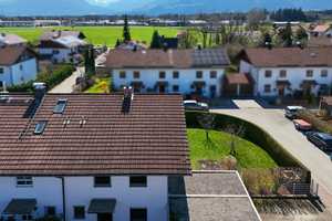 Ihr Wohntraum wird wahr: Bezugsfreie Doppelhaushälfte in begehrter Lage Raublings! – Rosenheim (Kreis) – Vorschaubild 2