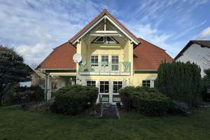 Zweifamilienhaus mit viel Platz und sonnigem Garten! – Die vollständige Adresse der Immobilie erhältst du vom Anbieter., 66892 Bruchmühlbach-Miesau – Vorschaubild 2