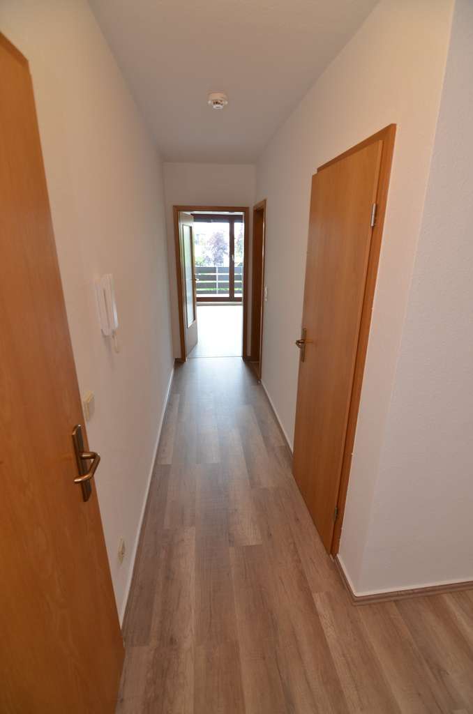 Immobilie in Teutschenthal - Langenbogen: Tolle  2-Zi.-Wohnung mit mit Abendsonnen-Balkon - Bild 2