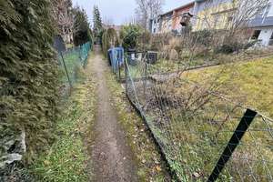 NBG-EIBACH: KOMPLETT SANIERUNGSBEDÜRFTIGES 2-FAMILIEN-REIHENMITTELHAUS OHNE GARAGE IN RUHIGER LAGE – Riedenburger Straße 39, 90451 Röthenbach Ost, Nürnberg – Vorschaubild 56
