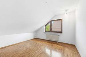 Viel Raum zum Wohlfühlen – 4-Zimmer-Dachgeschosswohnung mit Dachterrasse und Hobbyraum – 70569 Dachswald, Stuttgart – Vorschaubild 11