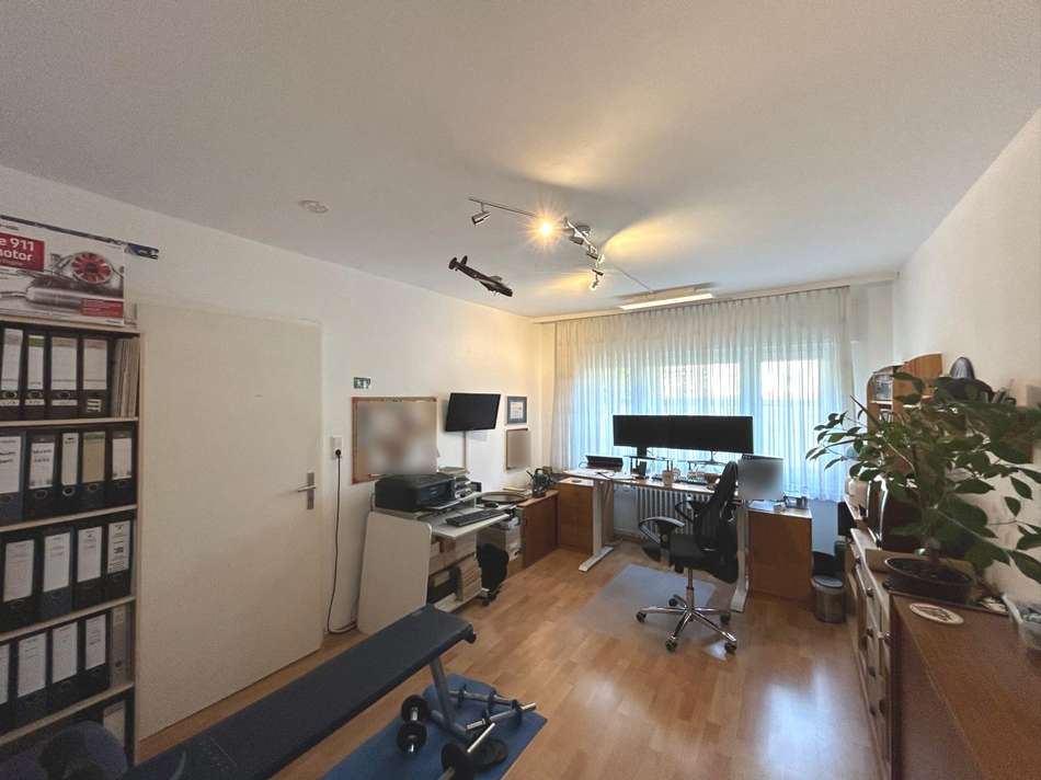 Großzügiges Zimmer