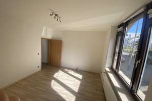 Stilvolle 2-Zimmer-Wohnung mit Balkon / Südstadt in Heilbronn – 74074 Heilbronn, Heilbronn – Vorschaubild 2
