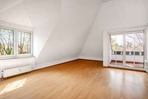 Im Dachgeschoss: Charmante 2-Zimmer-Wohnung mit Dachterrasse in ruhiger Lage – Die vollständige Adresse der Immobilie erhältst du vom Anbieter., 80997 Allach, München – Vorschaubild 3