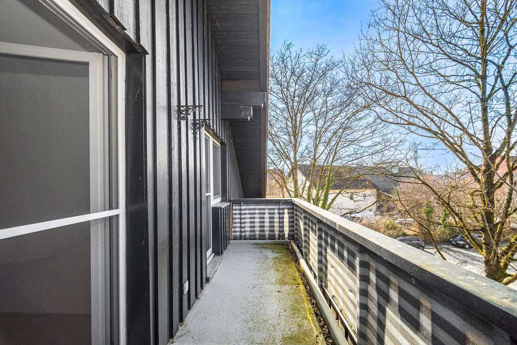 Immobilie in Ismaning - Charmante 2-Zimmer-Dachgeschosswohnung mit Westbalkon in Ismaning – ruhig gelegen - Bild 4