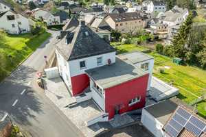 Saniertes Mehrfamilienhaus mit grünem Außenbereich – Westerwaldkreis – Vorschaubild 4