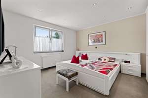 Einladender Bungalow mit modernem Ausbau und schönem Garten mit Pool – Die vollständige Adresse der Immobilie erhältst du vom Anbieter., 41189 Wickrathberg, Mönchengladbach – Vorschaubild 10