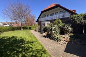Wohnen mit Komfort: Großzügiges Einfamilienhaus mit Doppelgarage und  idyllischem Garten  – Die vollständige Adresse der Immobilie erhältst du vom Anbieter., 38239 Bleckenstedt, Salzgitter – Vorschaubild 9