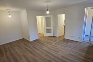 modernes, kernsaniertes Apartment mit Balkon & Küche