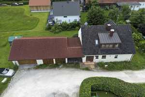 Ruhig gelegenes Zweifamilienhaus mit zusätzlichen 3.000qm Grünland mit Stall/Schuppen und Freisitz – Augsburg (Kreis) – Vorschaubild 3