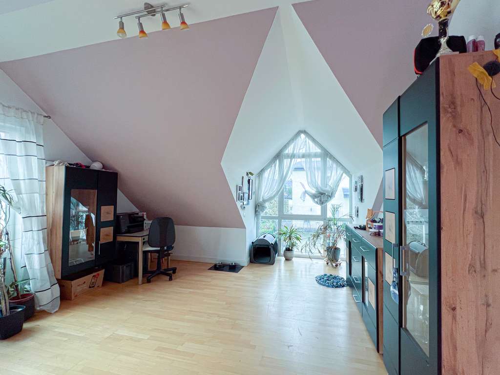 Immobilie in Schwalbach - +++ 3-Zi-Penthouse mit 2 Balkonen in sehr guter Lage von Schwalbach+++ - Bild 4