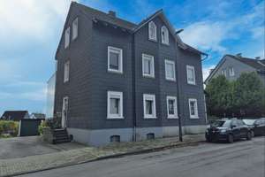 Zweifamilienhaus in Lennep ab 01.03.2026 komplett frei, mit Garten & 2 Garagen – Die vollständige Adresse der Immobilie erhältst du vom Anbieter., 42897 Stadtgarten, Remscheid – Vorschaubild 1