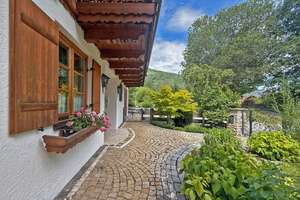 Schliersee-Neuhaus: Traumhaftes Landhaus in Top-Lage mit Bergblick, ca. 450 m² Gesamtnutzfläche – Auerspitzstr. 13, 83727 Schliersee – Vorschaubild 10
