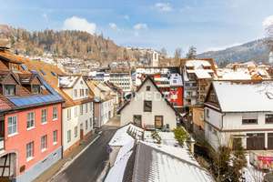 Investitionsmöglichkeit: 3-Familienhaus mit guter Rendite & gepflegter Ausstattung in toller Lage – Die vollständige Adresse der Immobilie erhältst du vom Anbieter., 78098 Triberg im Schwarzwald – Vorschaubild 3