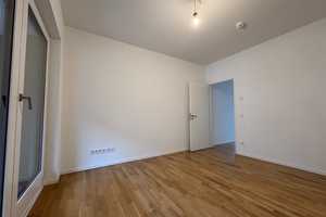 Große 2-Zimmerwohnung mit Balkon, Loggia und Einbauküche – Hedwig-Porschütz-Str. 13, 10557 Berlin – Vorschaubild 6