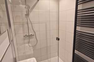 Sanierte Whg. in ruhigem gepflegten Haus mit EBK + Balkon 5 Min. zum HbH – Ellerstraße 55, 40227 Düsseldorf – Vorschaubild 18