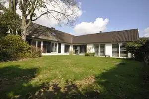 WOHNEN & LEBEN in ALT-WITTLAER:
Klassischer Winkel-Bungalow 
in fußläufiger Nähe zum RHEINDEICH! – Düsseldorf – Vorschaubild 3