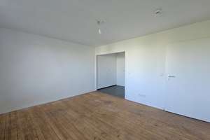 2-Zimmer-Wohnung im 5. OG ohne Aufzug - direkt an der U-Bahn