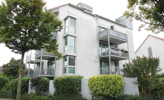 Attraktive 4-Zimmer-Wohnung, zwei Balkone und TG-Stellplatz in Mannheim (Erbpacht)