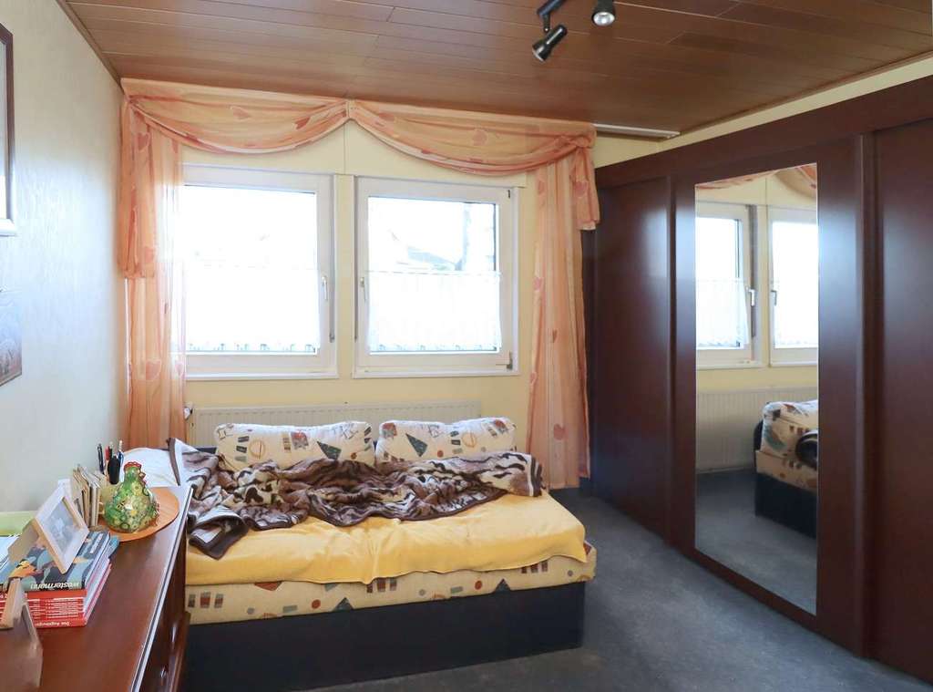 Immobilie in Nordstemmen - Freistehendes Einfamilienhaus mit Garten und Ausbaureserve im DG in ruhiger Lage von Nordstemmen - Bild 4