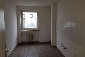 Bonn Alt-Tannenbusch. vermietete 4 ZKB mit Balkon - provisionsfrei! – Hohe Straße 38 a, 53119 Tannenbusch, Bonn – Vorschaubild 16