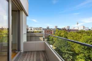 Modernes Penthouse mit Weitblick – 46m² Traumterrasse, Kamin & Blick auf den Fernsehturm – Stallschreiberstrasse 27, 10117 Berlin – Vorschaubild 20