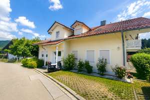 Gemütliche 1-Zimmer-Terrassenwohnung – Die vollständige Adresse der Immobilie erhältst du vom Anbieter., 94505 Bernried – Vorschaubild 1
