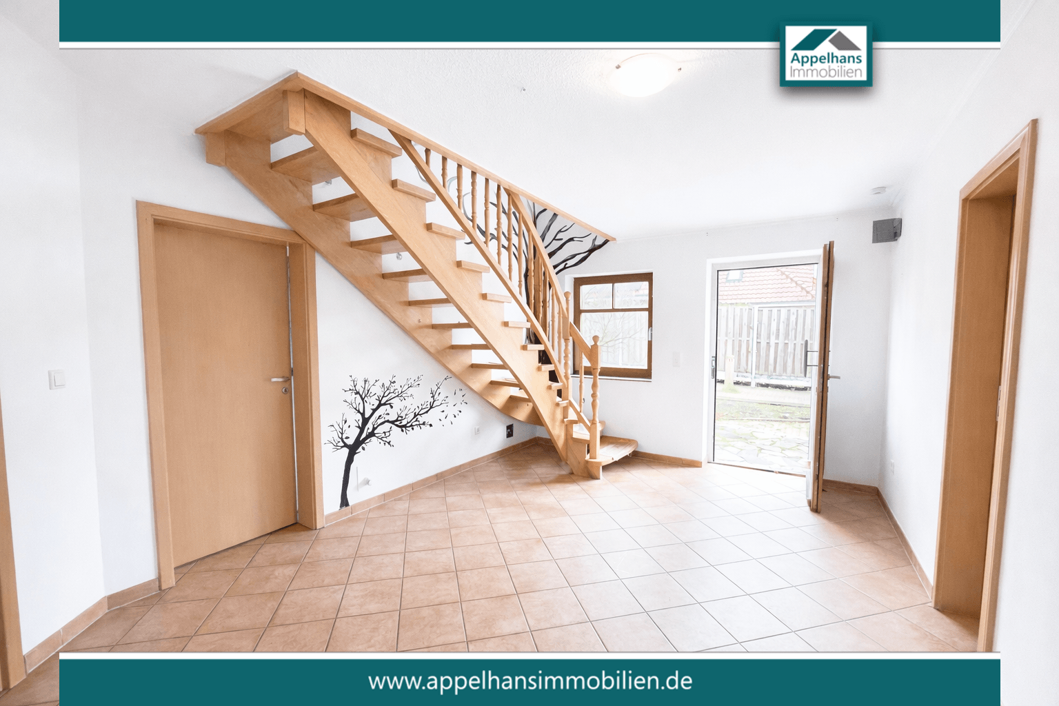 Immobilie in Lähden - Großzügiges Einfamilienhaus mit Einliegeroption auf 893 m² Eigentumsgrundstück - Bild 2