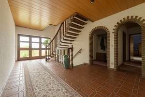 Großzügiger Bungalow mit zusätzlicher Einliegerwohnung – Ideal für Familien, Home-Office oder Praxis – Die vollständige Adresse der Immobilie erhältst du vom Anbieter., 35641 Schöffengrund – Vorschaubild 4