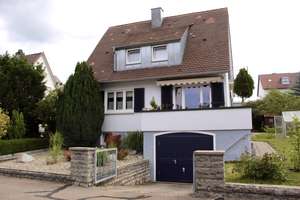 Charmantes Einfamilienhaus in der Kreuzäckersiedlung in Schwäbisch Hall  – Die vollständige Adresse der Immobilie erhältst du vom Anbieter., 74532 Schwäbisch Hall – Vorschaubild 1