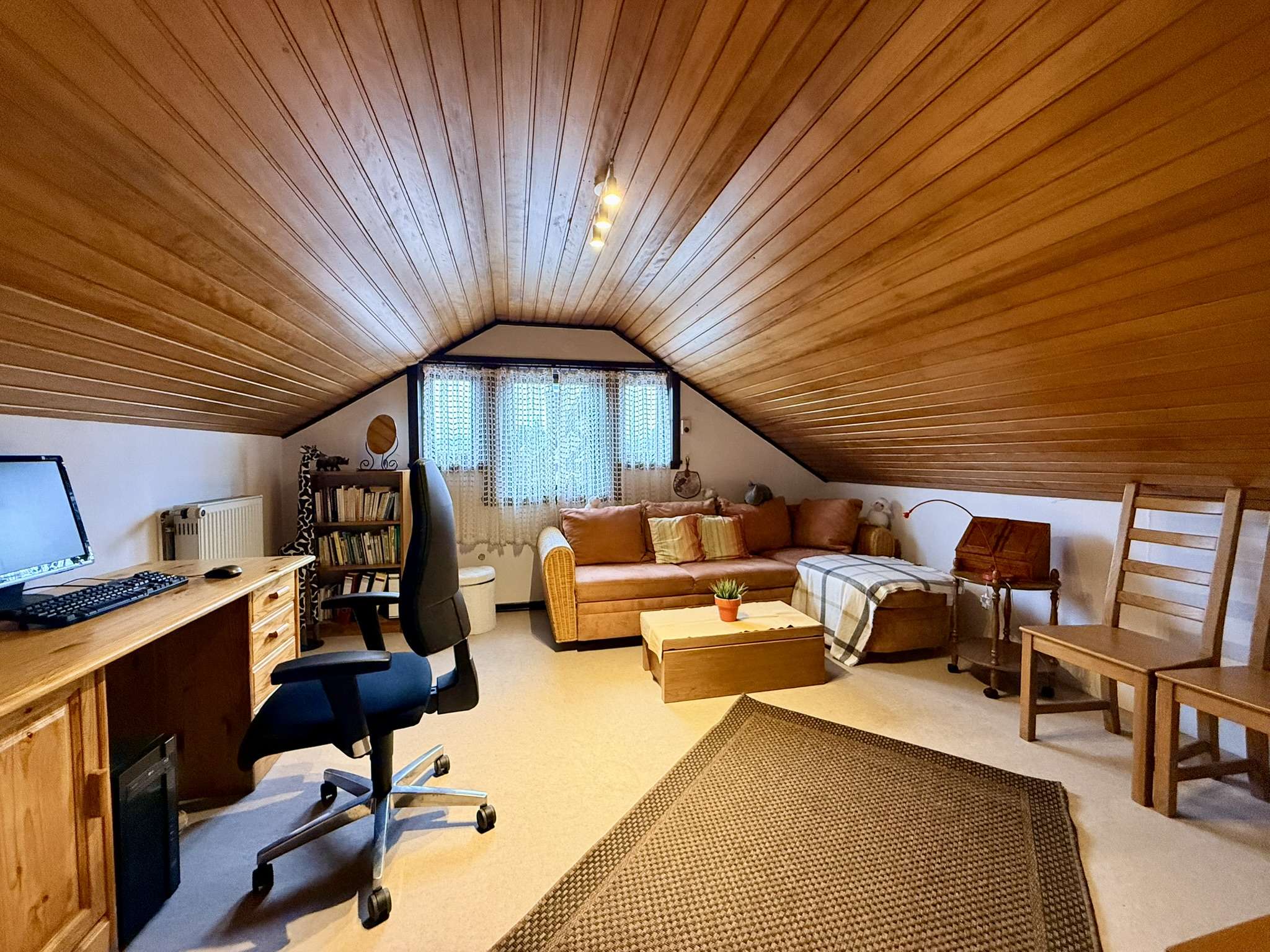 Immobilie in Usingen - Viel Platz für Ihre Ideen: Einfamilienhaus mit unzähligen Nutzungsmöglichkeiten - Bild 6