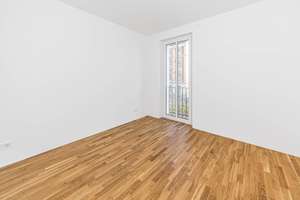 Wohnung mit Weitblick *  helle 5 Zimmer im DG * Balkon * Parkett * 2 Bäder *TG * EBK – Straße der Nationen 82, 9111 Zentrum, Chemnitz – Vorschaubild 5