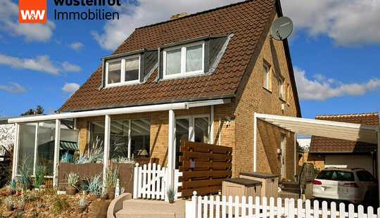 Bild von "Sylt Casa" Nordseeflair versprüht dieses hübsche, modernisierte Häuschen mit Carport u. Garage!
