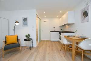 Modern möbliertes Apartment mit Balkon in Stuttgart Mitte