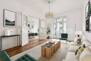 Repräsentative Wohnung in einem Jugendstilhaus im Belgischen Viertel