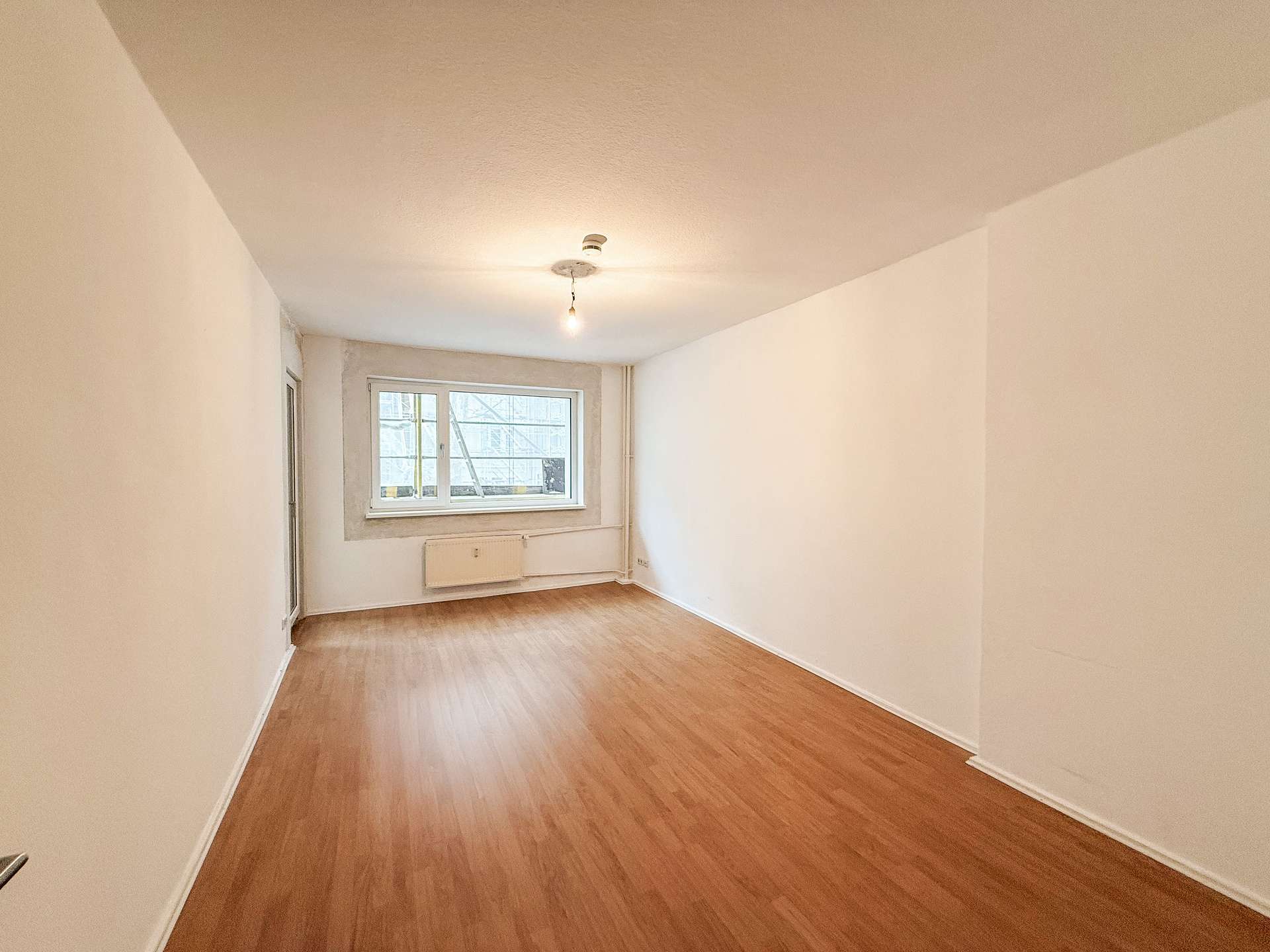 Attraktive 3-Zi.-Whg. in Bestlage, modernisiertes Haus, West-Loggia & optionales Sanierungspaket, Berlin – Bild 1