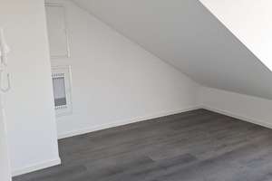 Charmante 2-Zimmer Dachgeschosswohnung in Köln-Rodenkirchen – Die vollständige Adresse der Immobilie erhältst du vom Anbieter., 50996 Rodenkirchen (Ortsteil), Köln – Vorschaubild 4